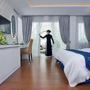 Victor Suite Room Balcony